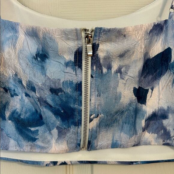 LULU'S Size XL NWT Sweet Wonder White Blue Floral Sleeveless Pleated Crop Top - Picture 8 of 8